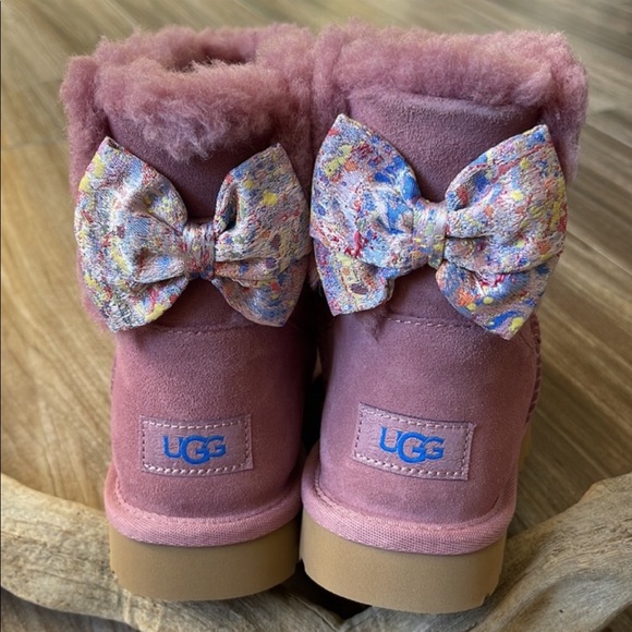 🌿UGG- MINI BAILEY BOW SPLATTER BOOTS🌿 - Picture 7 of 16